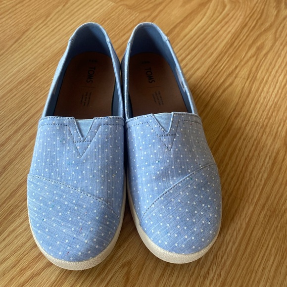 Toms - Picture 3 of 3